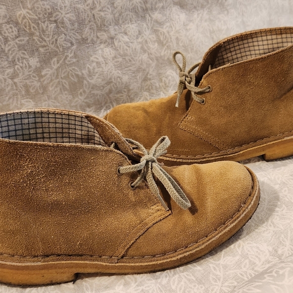 Clarks "Chukka" Desert Boot, Suede - Picture 7 of 10
